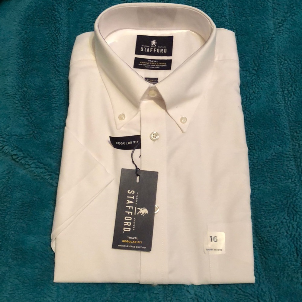 Regular fit short sleeve men’s dress shirt